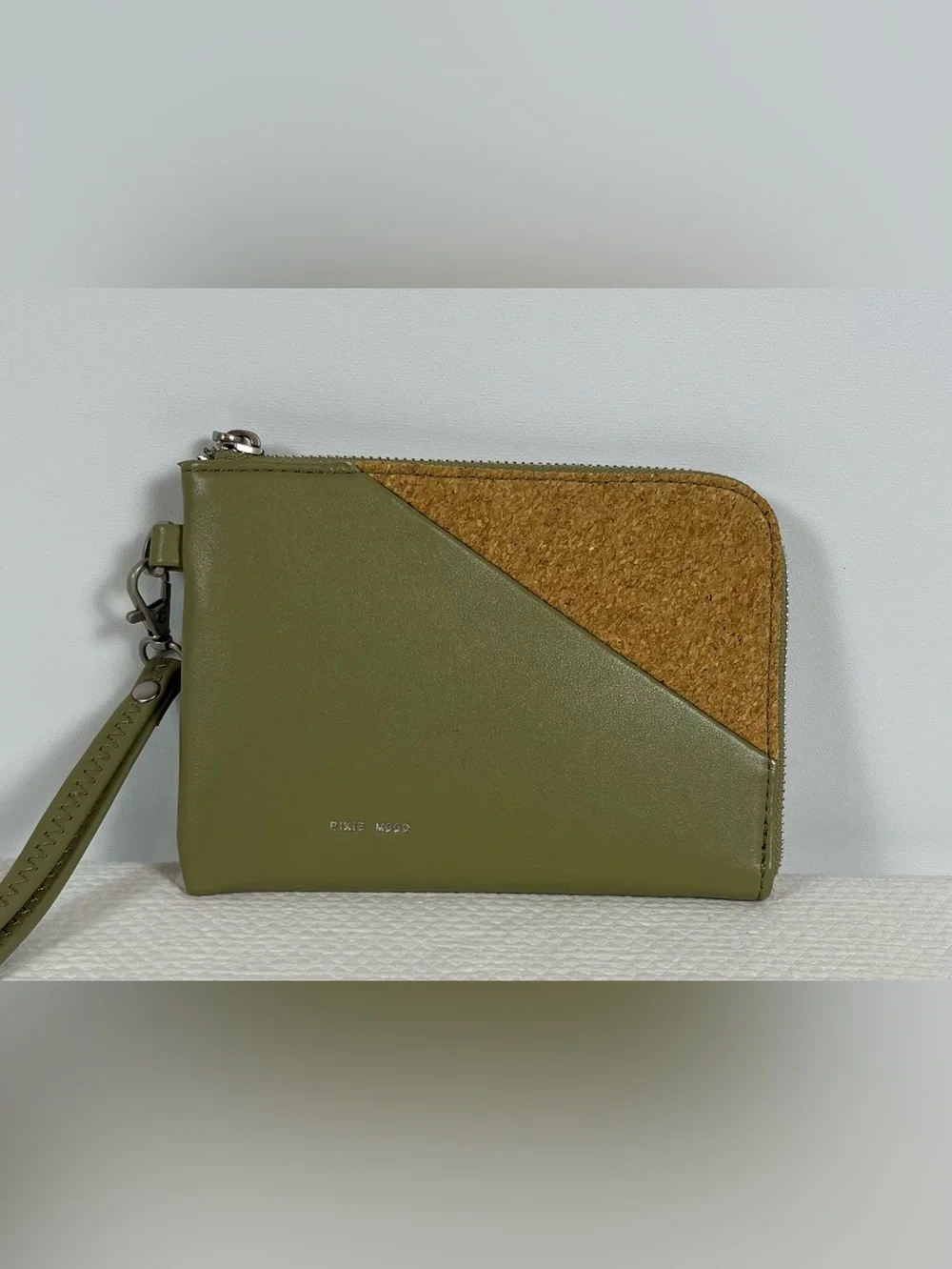 Pixie Mood Stacy Wrislet Wallet Vegan Leather In Sage Cork Olive Green‎